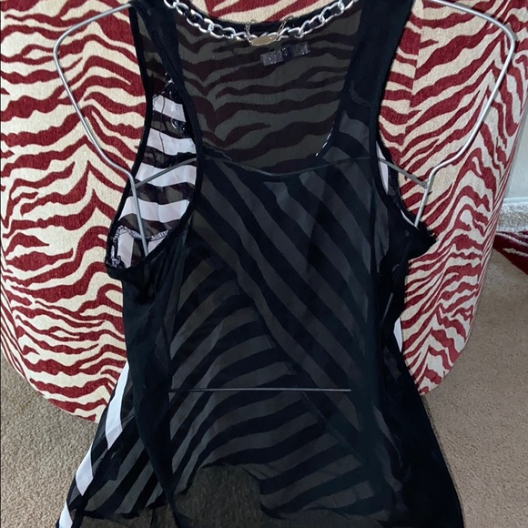 USED BLACK AND WHITE SHEER SHIRT 👚 - Picture 2 of 2